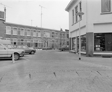 858893 Gezicht op de huizen Hendrick de Keijserstraat 2 (links0 -8 te Utrecht, vanaf de hoek met de Frans Halsstraat. ...